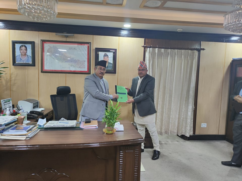बिनाटिकट विमानमै यात्रु पुगेको बारे छानबिन प्रतिवेदन गृहमन्त्रीलाई बुझाइयो 